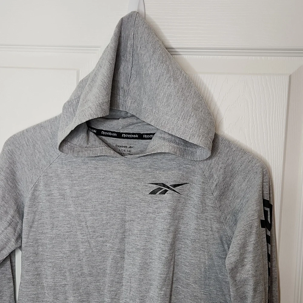 Boys Reebok 2 two longsleeve shirts hooded and lightweight size 14/ 16